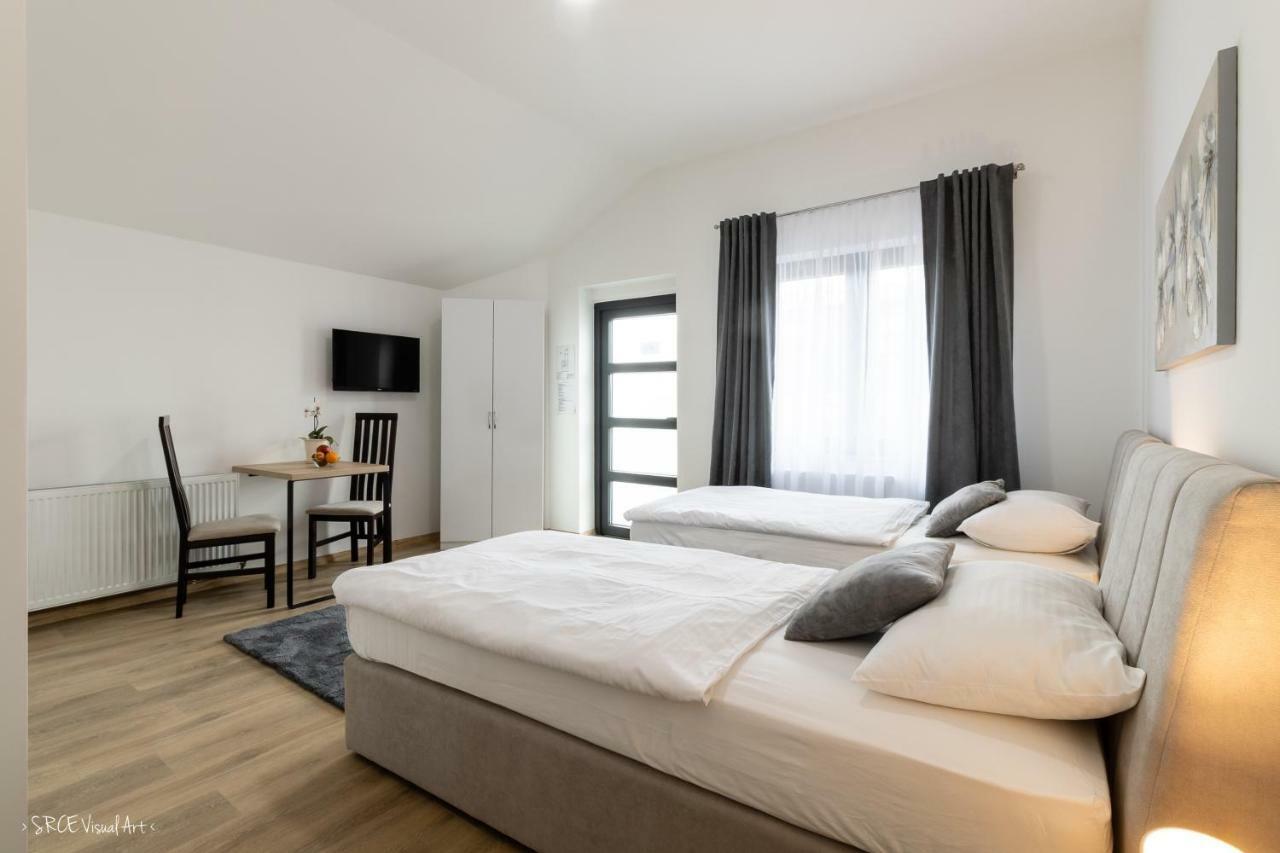Apartmani Gundulic Osijek Exterior foto